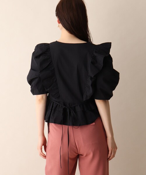 OPAQUE.CLIP(オペークドットクリップ)の「◆フリルデザインVネックブラウス(シャツ/ブラウス・レディース・ブラック/ホワイト系/レッド系1・38)」の6枚目の写真