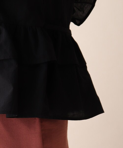 OPAQUE.CLIP(オペークドットクリップ)の「◆フリルデザインVネックブラウス(シャツ/ブラウス・レディース・ブラック/ホワイト系/レッド系1・38)」の9枚目の写真