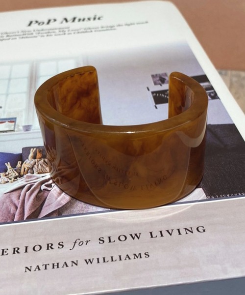 apres jour mignon(アプレジュールミニョン)の「【apresjour mignon×ARIAZ】アクリルバングル(バングル/リストバンド・レディース・ライトブラウン/その他・ONESIZE)」の3枚目の写真