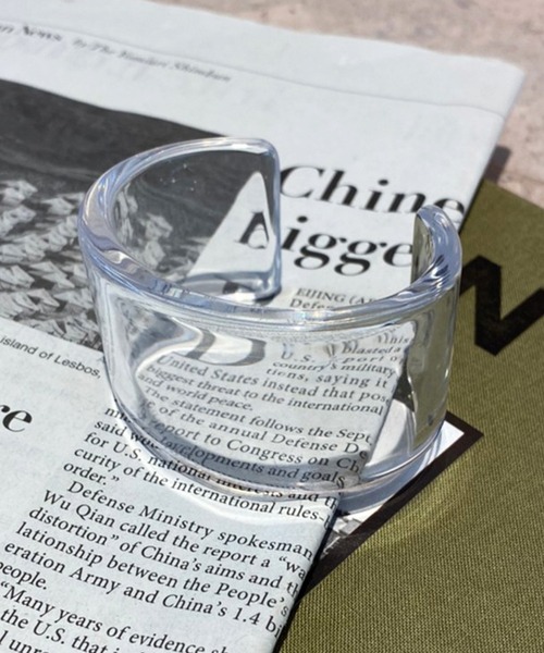 apres jour mignon(アプレジュールミニョン)の「【apresjour mignon×ARIAZ】アクリルバングル(バングル/リストバンド・レディース・ライトブラウン/その他・ONESIZE)」の4枚目の写真