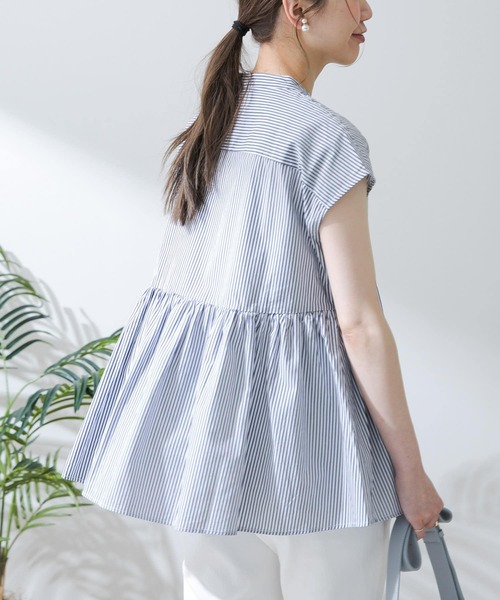 URBAN RESEARCH Sonny Label（アーバンリサーチサニーレーベル）の「『WEB/一部店舗限定』ペプラムギャザーブラウス（シャツ/ブラウス・レディース・グレー/ホワイト/ブルー/ブラック・FREE）」の11枚目の写真