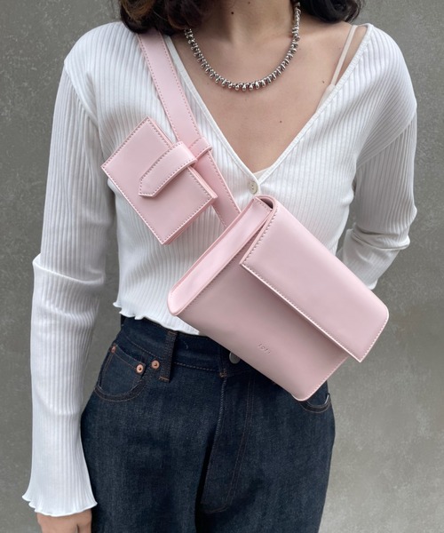 loti（ロティ）の「WEB限定 loti カードケース付きボディBAG（ショルダーバッグ・レディース・オフホワイト/ブラック/ピンク・FREE）」の4枚目の写真