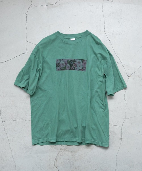 WHIMSIC（ウィムジック）の「【WHIMSIC】フラワーフォトTEE（Tシャツ/カットソー・レディース・ブルー/ベージュ/イエロー/グリーン・FREE）」の3枚目の写真