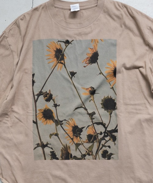 WHIMSIC（ウィムジック）の「【WHIMSIC】フラワーフォトTEE（Tシャツ/カットソー・レディース・ブルー/ベージュ/イエロー/グリーン・FREE）」の5枚目の写真