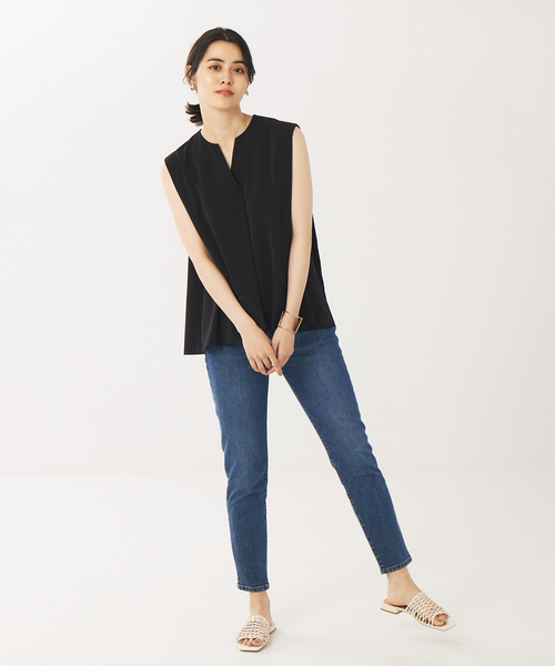 abahouse mavie（アバハウスマヴィ）の「【セットアップ対応】ドライタッチ袖タックノースリーブブラウス（シャツ/ブラウス・レディース・ブラック/グレイッシュベージュ・フリー）」の15枚目の写真