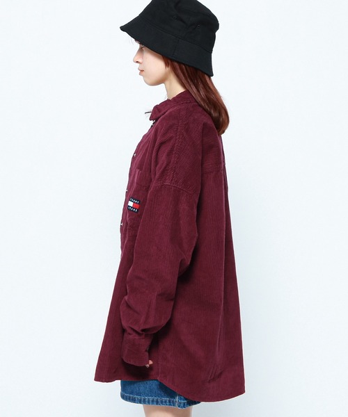 tommy jeans（トミー ジーンズ）の「コーデュロイオーバーシャツ（シャツ/ブラウス・レディース・ピンク/ベージュ・LARGE/X-SMALL/MEDIUM/SMALL/X-LARGE）」の4枚目の写真
