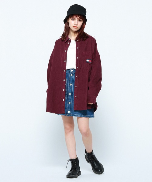 tommy jeans（トミー ジーンズ）の「コーデュロイオーバーシャツ（シャツ/ブラウス・レディース・ピンク/ベージュ・LARGE/X-SMALL/MEDIUM/SMALL/X-LARGE）」の5枚目の写真