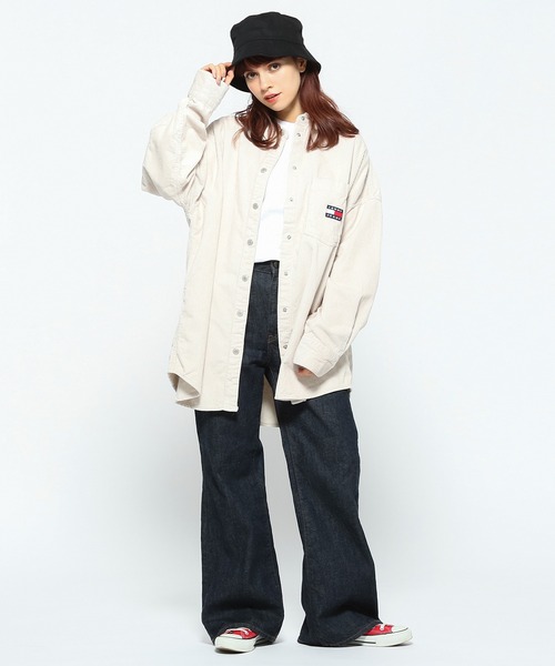 tommy jeans（トミー ジーンズ）の「コーデュロイオーバーシャツ（シャツ/ブラウス・レディース・ピンク/ベージュ・LARGE/X-SMALL/MEDIUM/SMALL/X-LARGE）」の14枚目の写真