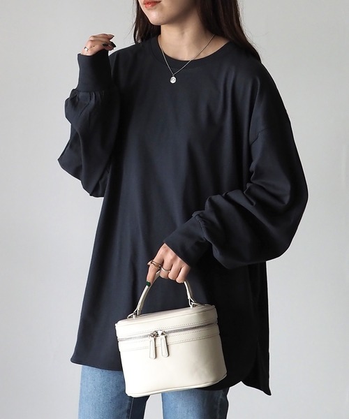 Riberry(リベリー)の「ボリューム袖ラウンドヘムロンT(Tシャツ/カットソー・レディース・オフホワイト/スミクロ・FREE)」の3枚目の写真