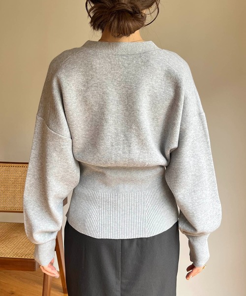 CAPRICIEUX LE'MAGE（カプリシューレマージュ）の「ウエスト切替カーディガン（カーディガン/ボレロ・レディース・グレー/イエロー/モカ・FREE）」の8枚目の写真