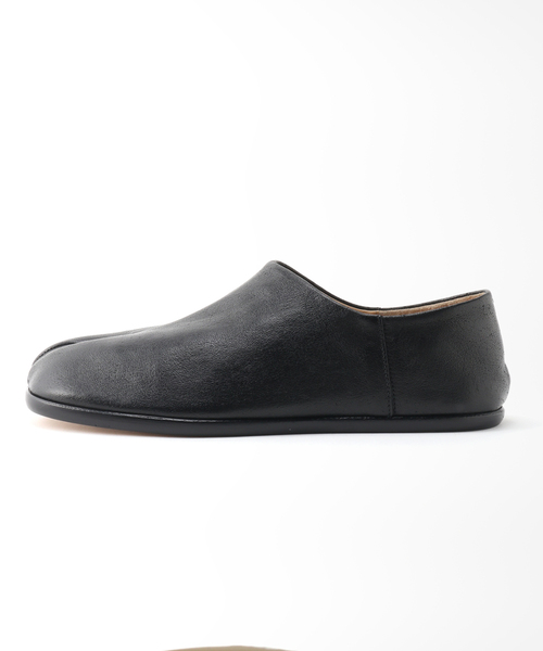 Maison Margiela（メゾンマルジェラ）の「【MAISON MARGIELA / メゾン マルジェラ】Tabi Babouche（その他シューズ・メンズ・ブラック・42/41）」の2枚目の写真