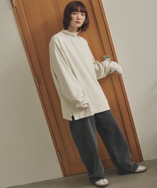 MONO-MART（モノマート）の「モックネック ルーズオーバーサイドスリット ハイポンチ ドレープL/Sカットソー（Tシャツ/カットソー・メンズ・ホワイト/ブラック/ブラウン/ブルーグリーン/グレイッシュブルー/チャコール/ライトグレー/ベージュ/ブルー/レッド/ミント/パープル/グリーン/ダークブラウン/ブルー系・M/L）」の21枚目の写真