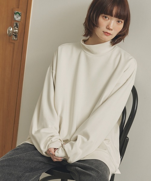 MONO-MART（モノマート）の「モックネック ルーズオーバーサイドスリット ハイポンチ ドレープL/Sカットソー（Tシャツ/カットソー・メンズ・ホワイト/ブラック/ブラウン/ブルーグリーン/グレイッシュブルー/チャコール/ライトグレー/ベージュ/ブルー/レッド/ミント/パープル/グリーン/ダークブラウン/ブルー系・M/L）」の17枚目の写真