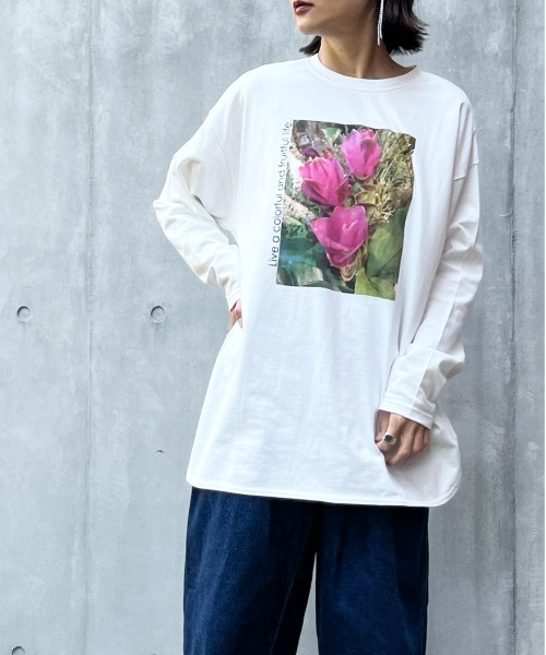 y/m by Yukie(イムバイユキエ)の「flower photo ロンT(Tシャツ/カットソー・レディース・ホワイト・FREE)」の2枚目の写真