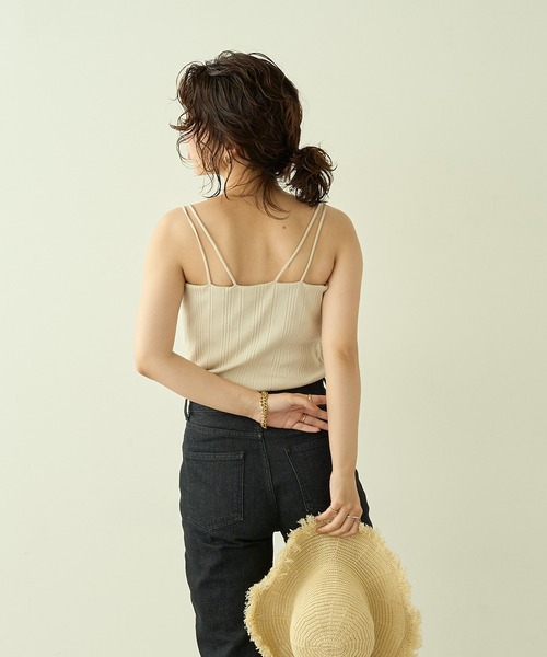 natural couture（ナチュラルクチュール）の「大人ナチュ/カップ付きランダムテレコリブキャミソール（キャミソール・レディース・アイボリー/スミクロ/ブラウン・FREE）」の6枚目の写真