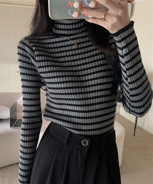 shopnikoniko(ショップニコニコ)の「リブニット ボーダー タートルネック(ニット/セーター・レディース・ブラック/グリーン/ベージュ/グレー・フリー)」の2枚目の写真