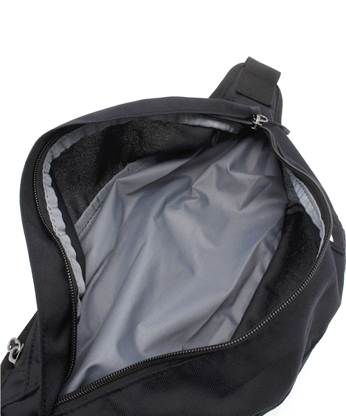 NIKE（ナイキ）の「ユニセックス ナイキ ウエストバッグ ショルダー兼用 NIKE HOOD WAISTPACK BA4272-067（ボディバッグ/ウエストポーチ・メンズ・ブラック・ONE SIZE）」の6枚目の写真