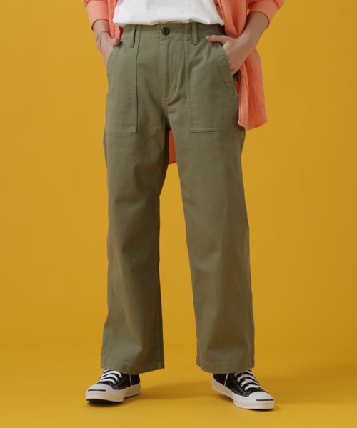 AVIREX（アヴィレックス）の「BAKER SEMI STRAIGHT PANTS/ ベイカーセミストレートパンツ（その他パンツ・レディース・ベージュ/オリーブ系/ブラック・M/S）」の3枚目の写真