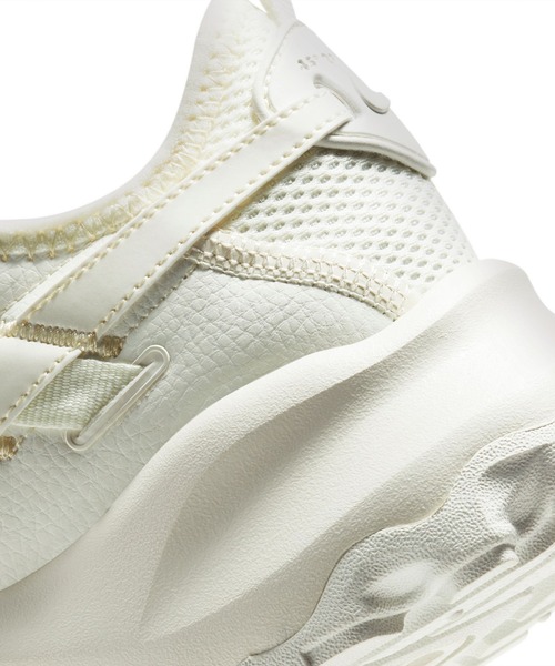 NIKE（ナイキ）の「NIKE / TC 7900（スニーカー・レディース・ホワイト・23/24）」の3枚目の写真