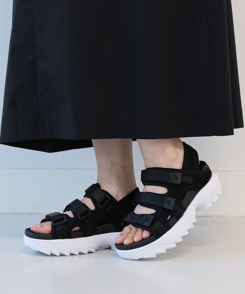 Ray BEAMS(レイビームス)の「FILA × Ray BEAMS / 別注 DISRUPTOR SANDAL(サンダル・レディース・ホワイト/ブラック・23.0cm/24.0cm/25.0cm)」の13枚目の写真