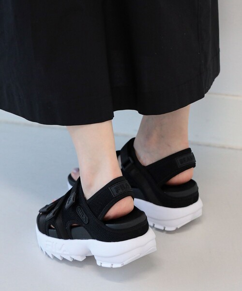 Ray BEAMS(レイビームス)の「FILA × Ray BEAMS / 別注 DISRUPTOR SANDAL(サンダル・レディース・ホワイト/ブラック・23.0cm/24.0cm/25.0cm)」の14枚目の写真