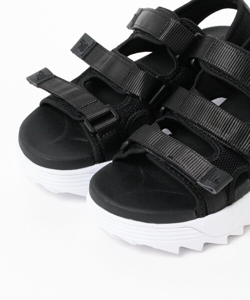 Ray BEAMS(レイビームス)の「FILA × Ray BEAMS / 別注 DISRUPTOR SANDAL(サンダル・レディース・ホワイト/ブラック・23.0cm/24.0cm/25.0cm)」の18枚目の写真