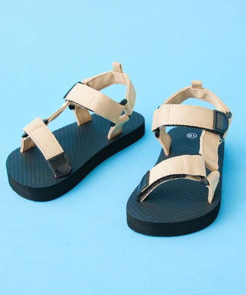 SHISKY（シスキー）の「SHISKY / シスキー バックル マジックテープ 溝入りソール サンダル キッズ（サンダル・キッズ・レッド/ベージュ系/ブラウン/ネイビー系/ベージュ/ブラック/ブラック系/ブラウン系/カーキ/カーキ系/ネイビー/レッド系・21/19/18/17/20/22/16）」の6枚目の写真