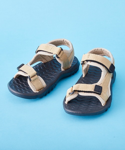 SHISKY（シスキー）の「SHISKY / シスキー バックル マジックテープ 溝入りソール サンダル キッズ（サンダル・キッズ・レッド/ベージュ系/ブラウン/ネイビー系/ベージュ/ブラック/ブラック系/ブラウン系/カーキ/カーキ系/ネイビー/レッド系・21/19/18/17/20/22/16）」の5枚目の写真