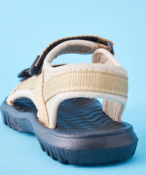 SHISKY（シスキー）の「SHISKY / シスキー バックル マジックテープ 溝入りソール サンダル キッズ（サンダル・キッズ・レッド/ベージュ系/ブラウン/ネイビー系/ベージュ/ブラック/ブラック系/ブラウン系/カーキ/カーキ系/ネイビー/レッド系・21/19/18/17/20/22/16）」の15枚目の写真