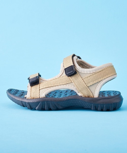 SHISKY（シスキー）の「SHISKY / シスキー バックル マジックテープ 溝入りソール サンダル キッズ（サンダル・キッズ・レッド/ベージュ系/ブラウン/ネイビー系/ベージュ/ブラック/ブラック系/ブラウン系/カーキ/カーキ系/ネイビー/レッド系・21/19/18/17/20/22/16）」の16枚目の写真