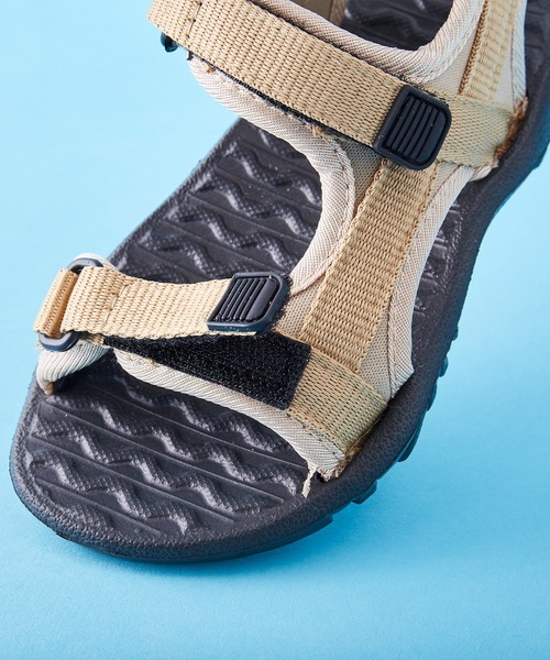 SHISKY（シスキー）の「SHISKY / シスキー バックル マジックテープ 溝入りソール サンダル キッズ（サンダル・キッズ・レッド/ベージュ系/ブラウン/ネイビー系/ベージュ/ブラック/ブラック系/ブラウン系/カーキ/カーキ系/ネイビー/レッド系・21/19/18/17/20/22/16）」の14枚目の写真