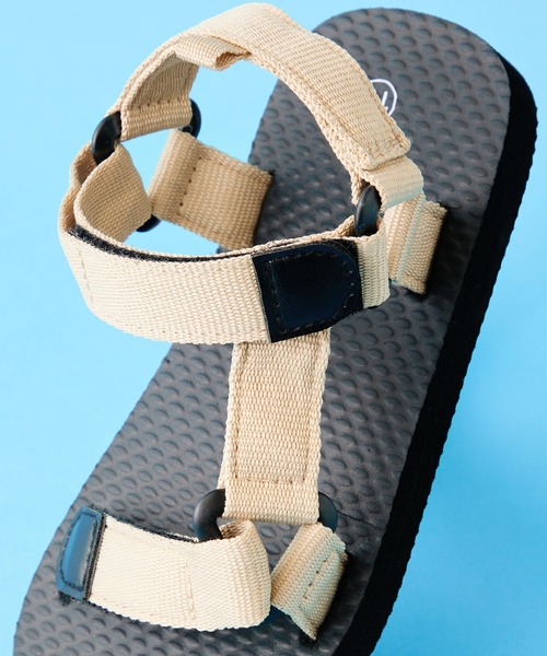 SHISKY（シスキー）の「SHISKY / シスキー バックル マジックテープ 溝入りソール サンダル キッズ（サンダル・キッズ・レッド/ベージュ系/ブラウン/ネイビー系/ベージュ/ブラック/ブラック系/ブラウン系/カーキ/カーキ系/ネイビー/レッド系・21/19/18/17/20/22/16）」の20枚目の写真