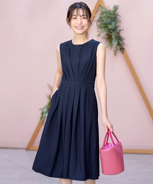 【2TYPEスリーブ/半袖・ノースリーブ】【洗える】タックフレアワンピース（ワンピース）｜Tiaclasse（ティアクラッセ）