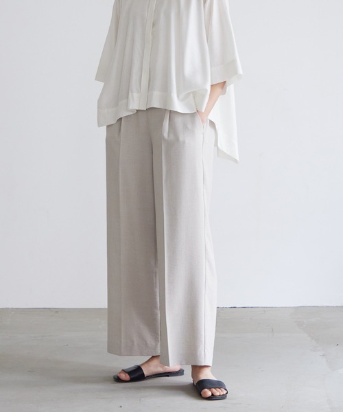 for/c（フォーシー）の「リネンライクタックストレートパンツ【サスティナブル】（その他パンツ・レディース・ブラック/チャコール/ベージュ/イエロー・M/L/LL）」の5枚目の写真