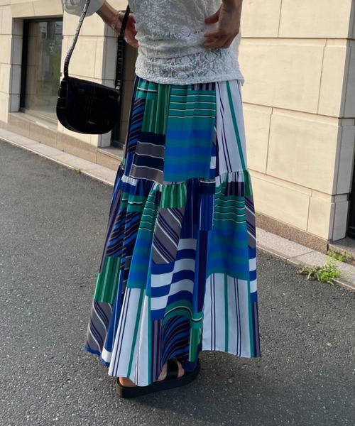 mi via loca（ミヴィアロカ）の「リメイク風マルチストライプ柄ティアードスカート（スカート・レディース・ピンク/ブルー・FREE）」の16枚目の写真