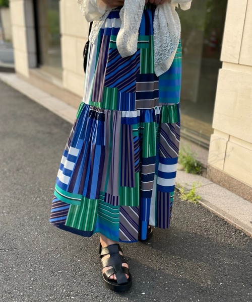 mi via loca（ミヴィアロカ）の「リメイク風マルチストライプ柄ティアードスカート（スカート・レディース・ピンク/ブルー・FREE）」の22枚目の写真