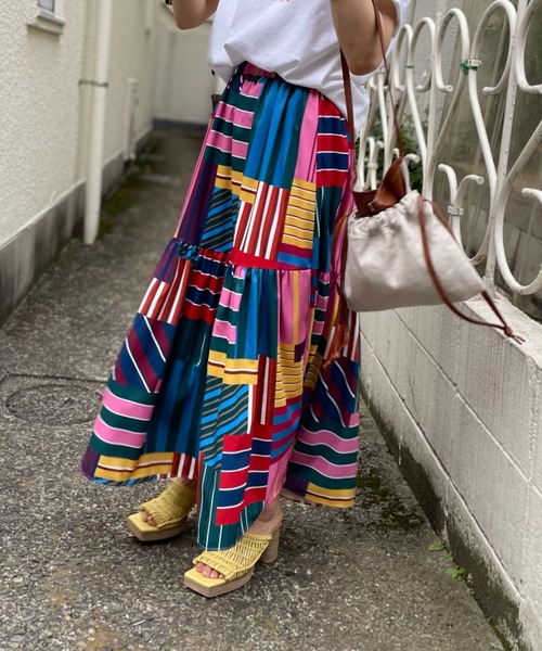 mi via loca（ミヴィアロカ）の「リメイク風マルチストライプ柄ティアードスカート（スカート・レディース・ピンク/ブルー・FREE）」の18枚目の写真