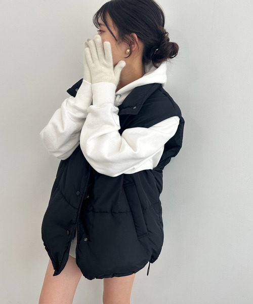 one after another NICE CLAUP（ワンアフターアナザーナイスクラップ）の「フェイクダウンベスト（ダウンベスト・レディース・ブラック/アイボリー・FREE）」の7枚目の写真