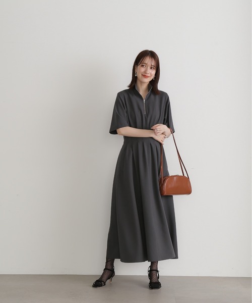 N.(N. Natural Beauty Basic)(エヌエヌナチュラルビューティーベーシック)の「◆スタンドハーフジップワンピース(ワンピース・レディース・ライトベージュ/グレー・MEDIUM)」の6枚目の写真