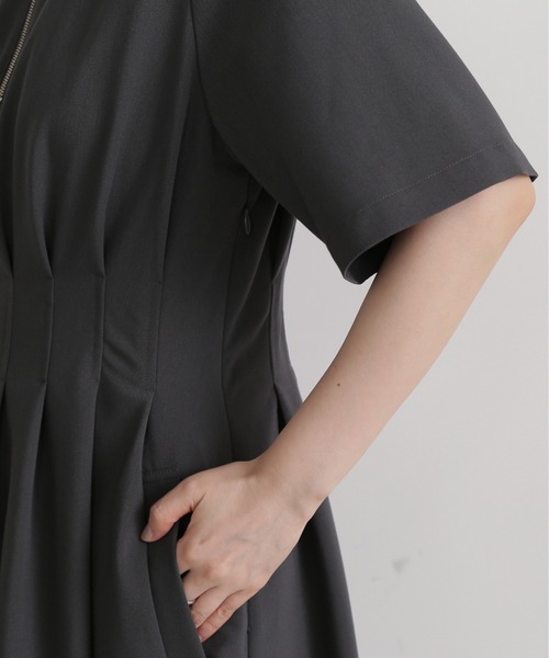 N.(N. Natural Beauty Basic)(エヌエヌナチュラルビューティーベーシック)の「◆スタンドハーフジップワンピース(ワンピース・レディース・ライトベージュ/グレー・MEDIUM)」の10枚目の写真