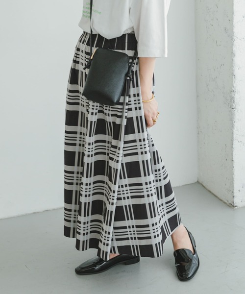 ITEMS URBANRESEARCH（アイテムズ アーバンリサーチ）の「リバーシブルチェックスカート（スカート・レディース・ブラック/グレー・FREE）」の19枚目の写真