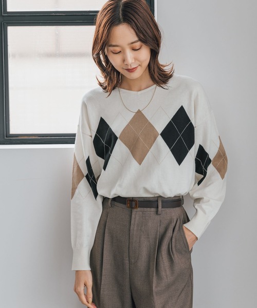 GLOBAL WORK（グローバルワーク）の「トリプルイージーVネックプルオーバー/194242（ニット/セーター・レディース・ベージュ/イエロー/アイボリー/ブルー系その他/グレー/ベージュ系その他/ホワイト系その他/ボルドー/チャコールグレー/ネイビー/ラベンダー/オレンジ系その他/ブラック・LARGE/MEDIUM/SMALL）」の17枚目の写真