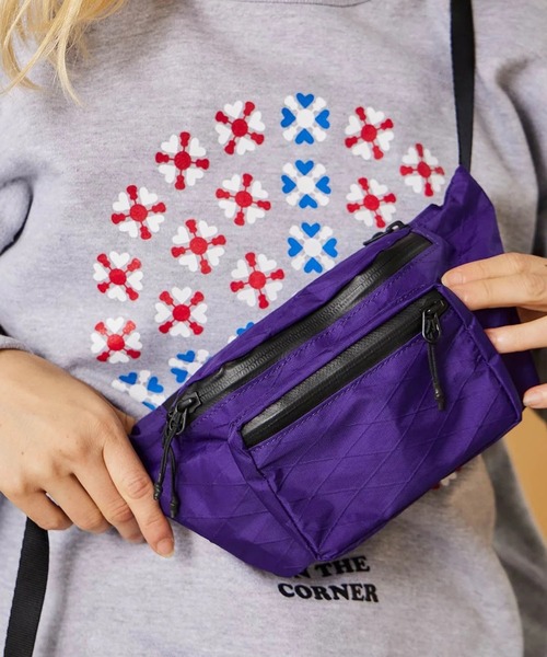 BURLAP OUTFITTER(バーラップアウトフィッター)の「BURLAP OUTFITTER/バーラップアウトフィッター WAIST BAG ウエストバッグ(ボディバッグ/ウエストポーチ・メンズ・グレー系/ブラック/パープル・ONE SIZE)」の3枚目の写真