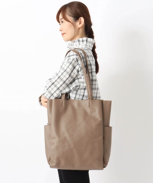 one'sterrace（ワンズテラス）の「◆【A4可】収納上手になれる トート（トートバッグ・レディース・ブラック/ライトグレー系9/ライトベージュ・99）」の18枚目の写真