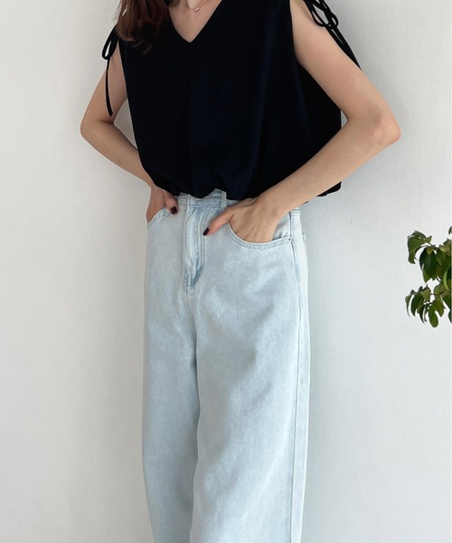 Olu.(オルドット)の「ストレートワイドデニムパンツ(デニムパンツ・レディース・ブルー・0/1)」の2枚目の写真