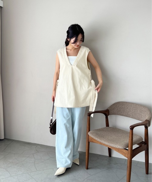 Olu.(オルドット)の「ストレートワイドデニムパンツ(デニムパンツ・レディース・ブルー・0/1)」の13枚目の写真
