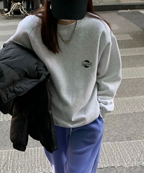 Vipoa(ヴィポア)の「バックデザインオーバースウェット(スウェット・レディース・グレー・FREE)」の5枚目の写真