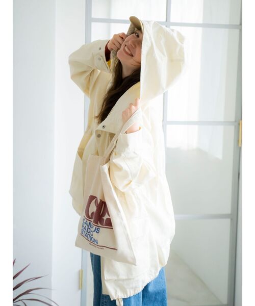 Ungrid(アングリッド)の「ウォッシュミリタリーフードブルゾン(ブルゾン・レディース・カーキ/オフホワイト・FREE)」の7枚目の写真