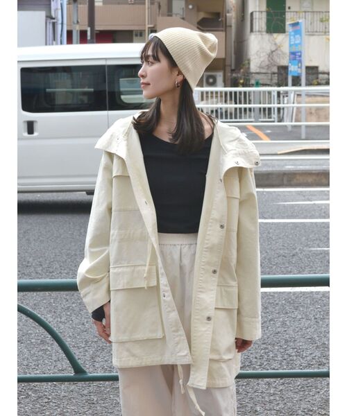 Ungrid(アングリッド)の「ウォッシュミリタリーフードブルゾン(ブルゾン・レディース・カーキ/オフホワイト・FREE)」の17枚目の写真