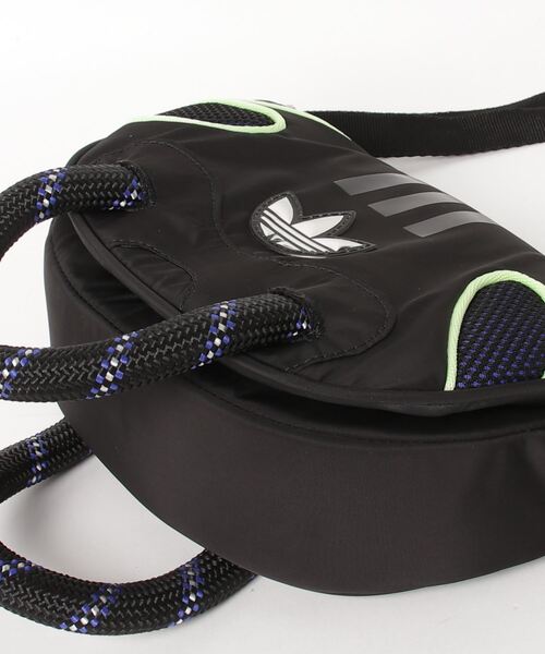 adidas(アディダス)の「サッチェルバッグIT7374 (ブラック) / アディダスオリジナルス adidas Originals(ショルダーバッグ・レディース・ブラック・FREE)」の8枚目の写真